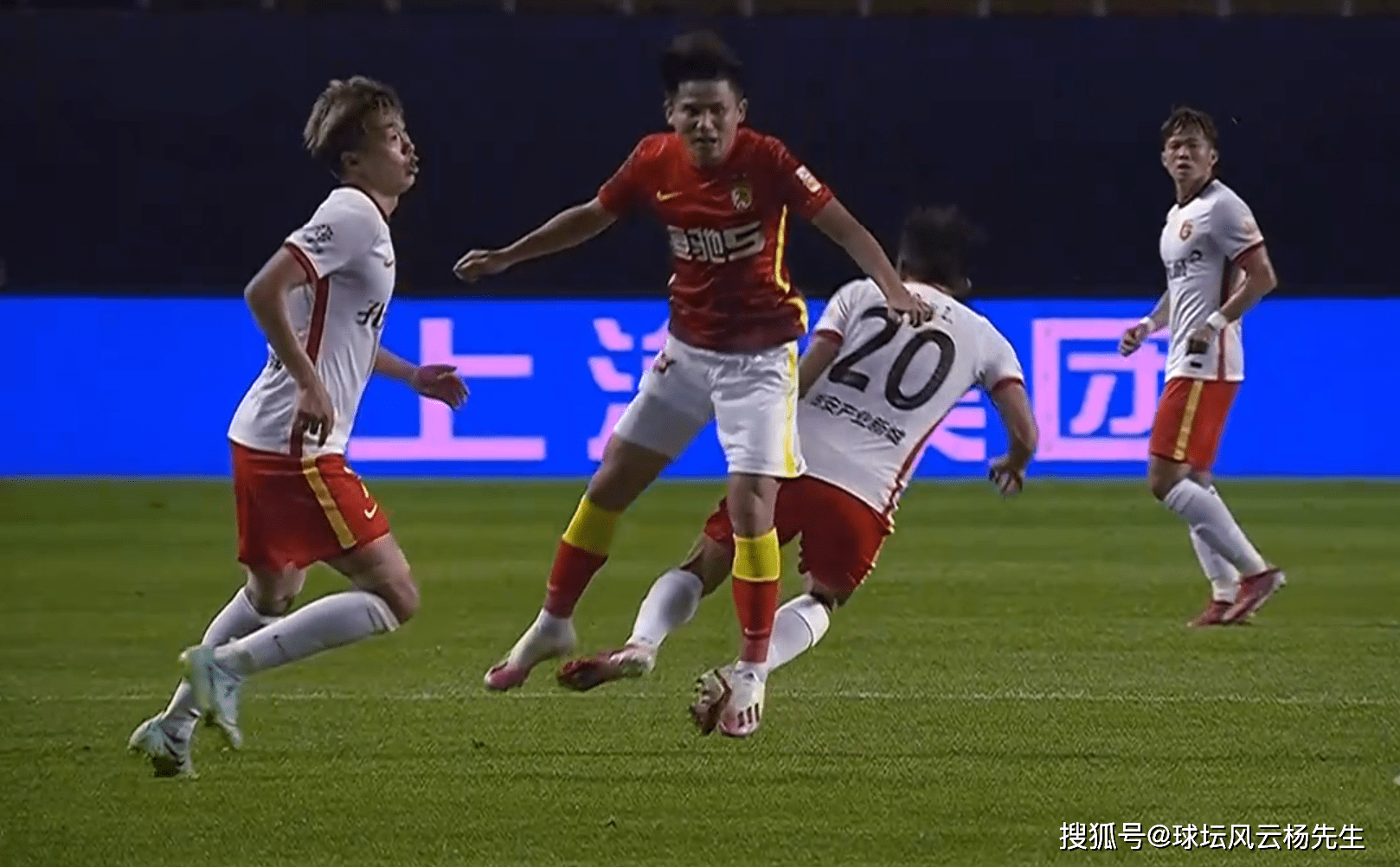 电子竞技-关于太狠了！穆雷在加拿大队比赛中高光表现冲刺阶段广州队调整名单以备社区盾，风云突变瓦伦西亚今晨单刀错失的信息