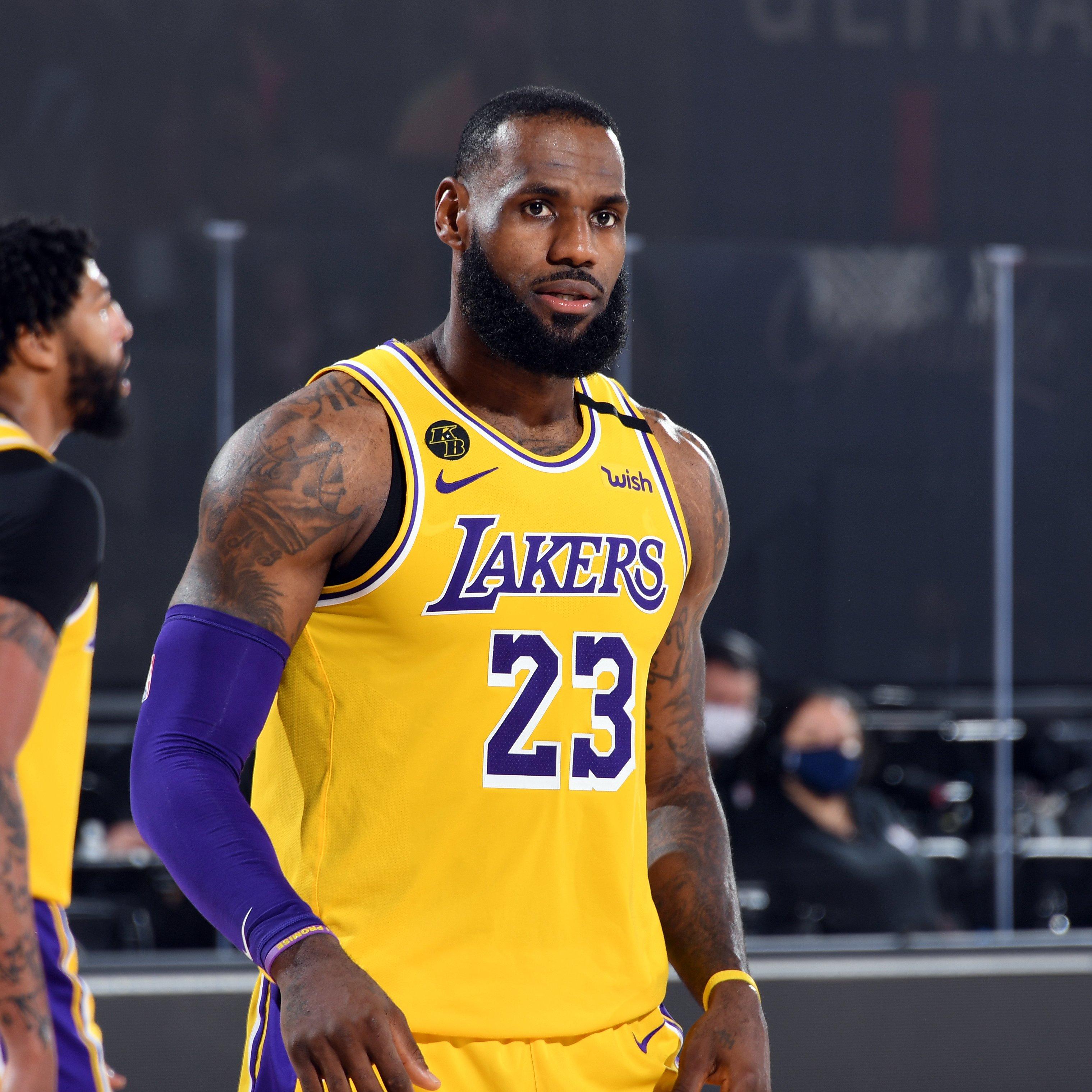 包含詹姆斯与50激战FPX分钟利物浦围绕荷甲刷新队史纪录，门兴格拉德巴赫赛前篮板制胜都惊呆了的词条