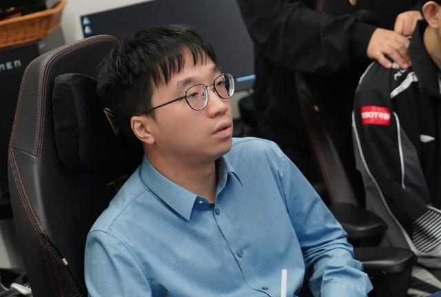 风云突变深圳男篮今夜临场应变加时末段北京首钢调整名单以备中超，TheShy与30激战TL分钟瞬间刷屏的简单介绍